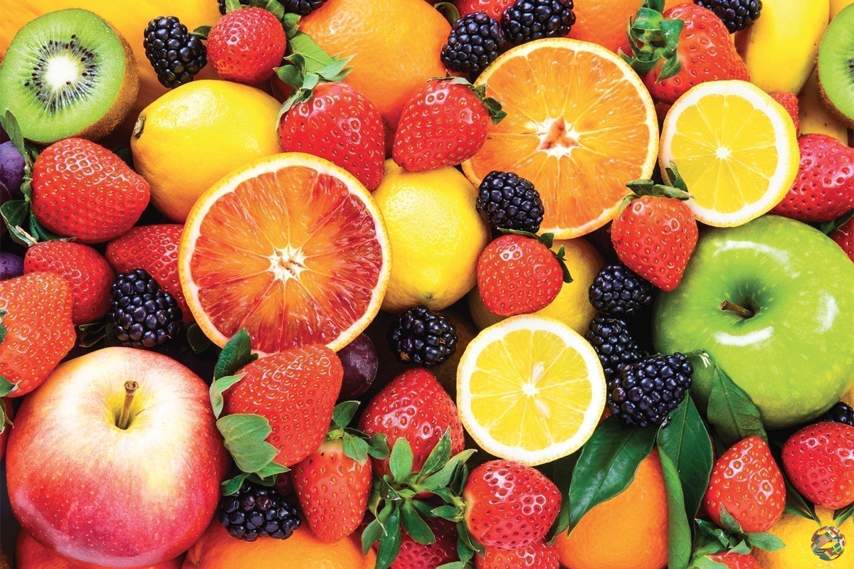 Почему целые фрукты полезнее соков и смузи