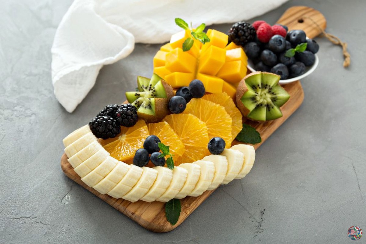 Почему целые фрукты полезнее соков и смузи